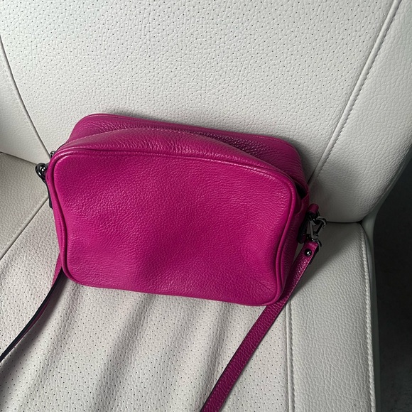 Massaccesi fuchsia pebbled camera bag - Picture 4 of 6